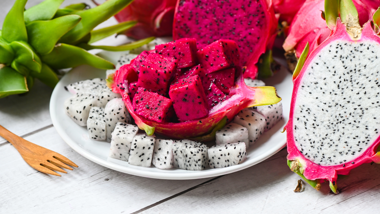 Thanh long giúp hỗ trợ hệ tiêu hóa và tăng cường sức đề kháng cho mẹ sau sinh