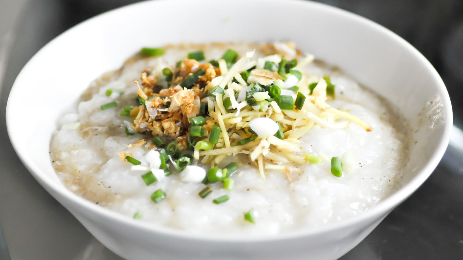 Phụ nữ sau sinh nên ăn cháo thịt vịt nấu đậu xanh