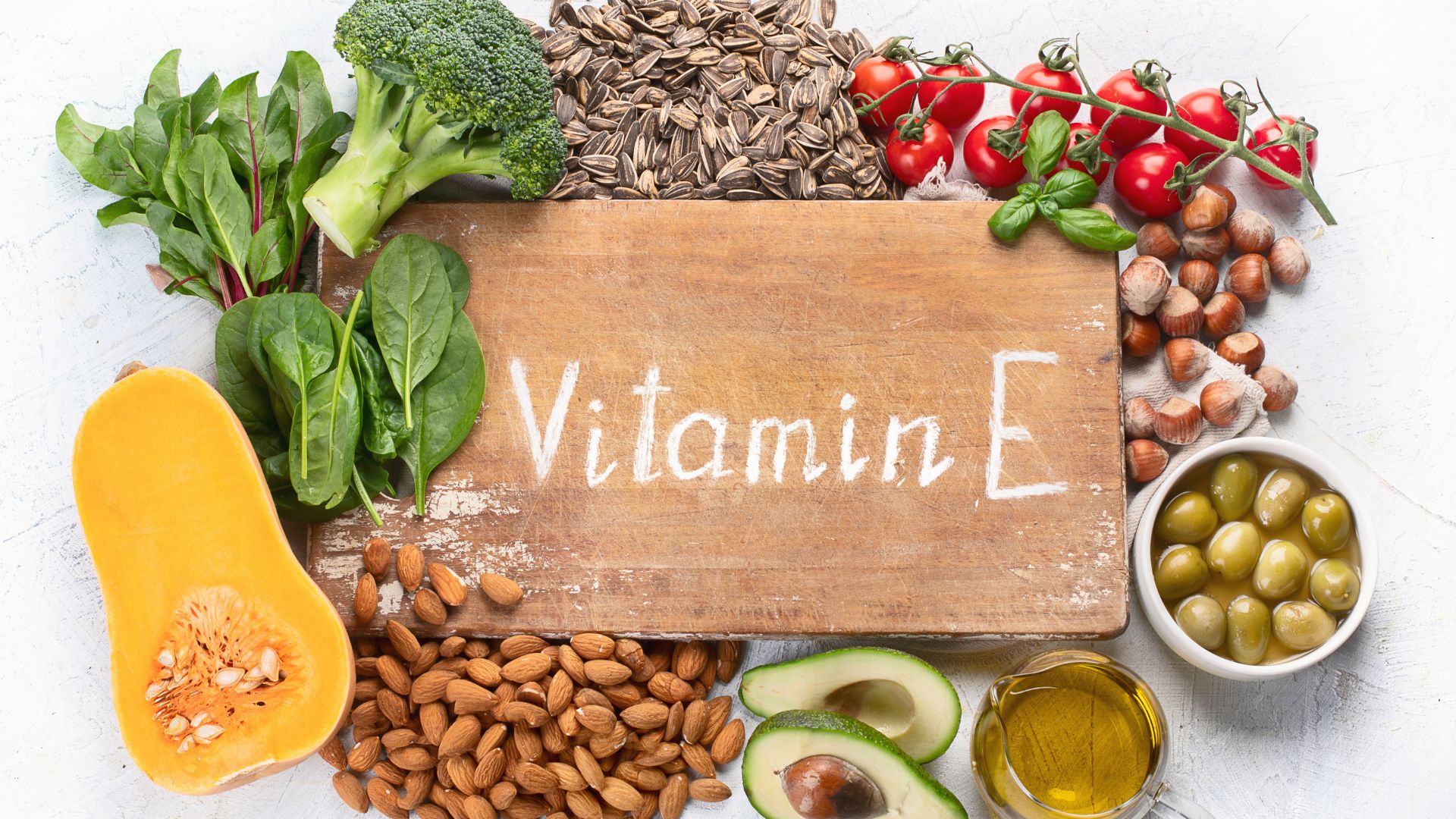 Bổ sung các thực phẩm chứa vitamin E để tăng melanin trong cơ thể