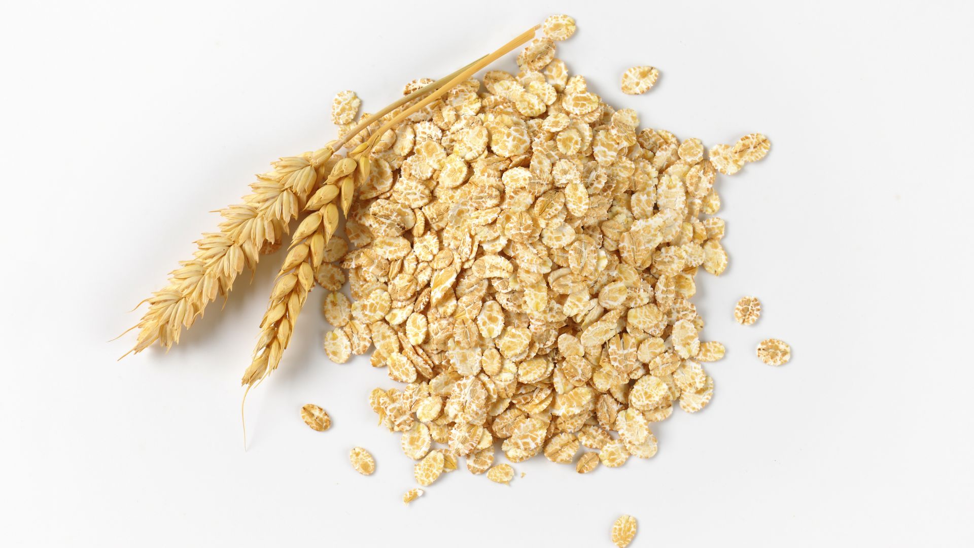 Yến mạch là một trong những loại thực phẩm giàu melatonin mà bạn có thể bổ sung trong bữa ăn nhẹ buổi tối