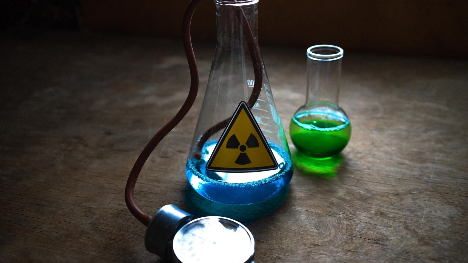 Một số nghề nghiệp làm việc trong môi trường có hóa chất cũng có thể dẫn đến men gan cao