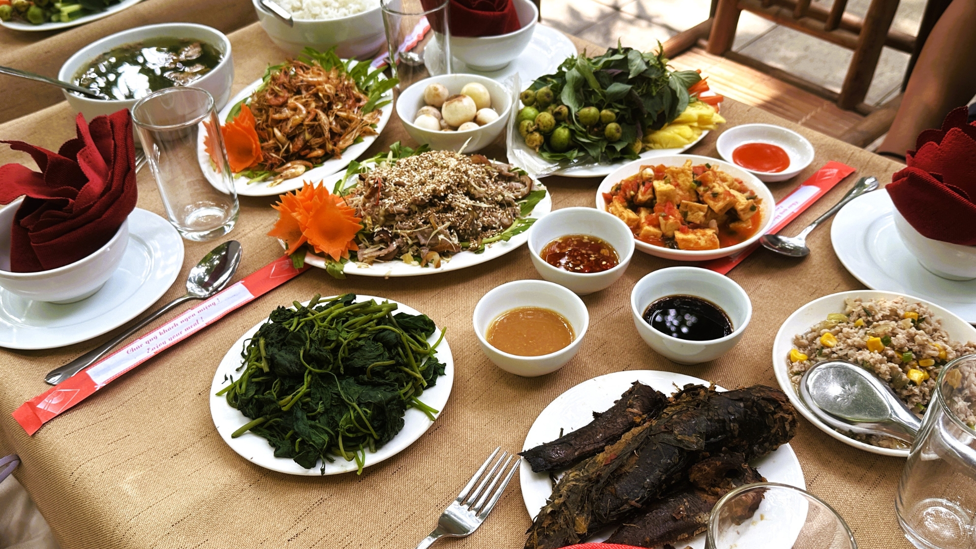 Mẹo chữa ăn không tiêu tại nhà thường được mọi người tìm kiếm khi muốn cải thiện đầy hơi, khó tiêu trong trường hợp nhẹ