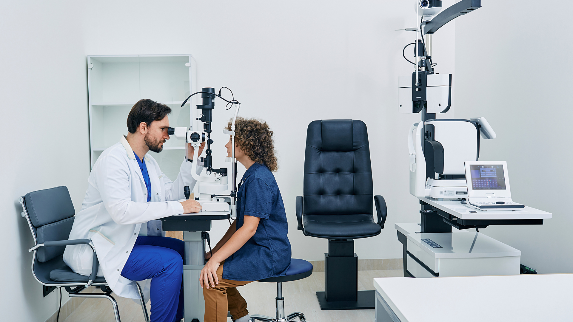 Tuân thủ theo phác đồ điều trị của bác sĩ sau khi thăm khám là việc cần thiết