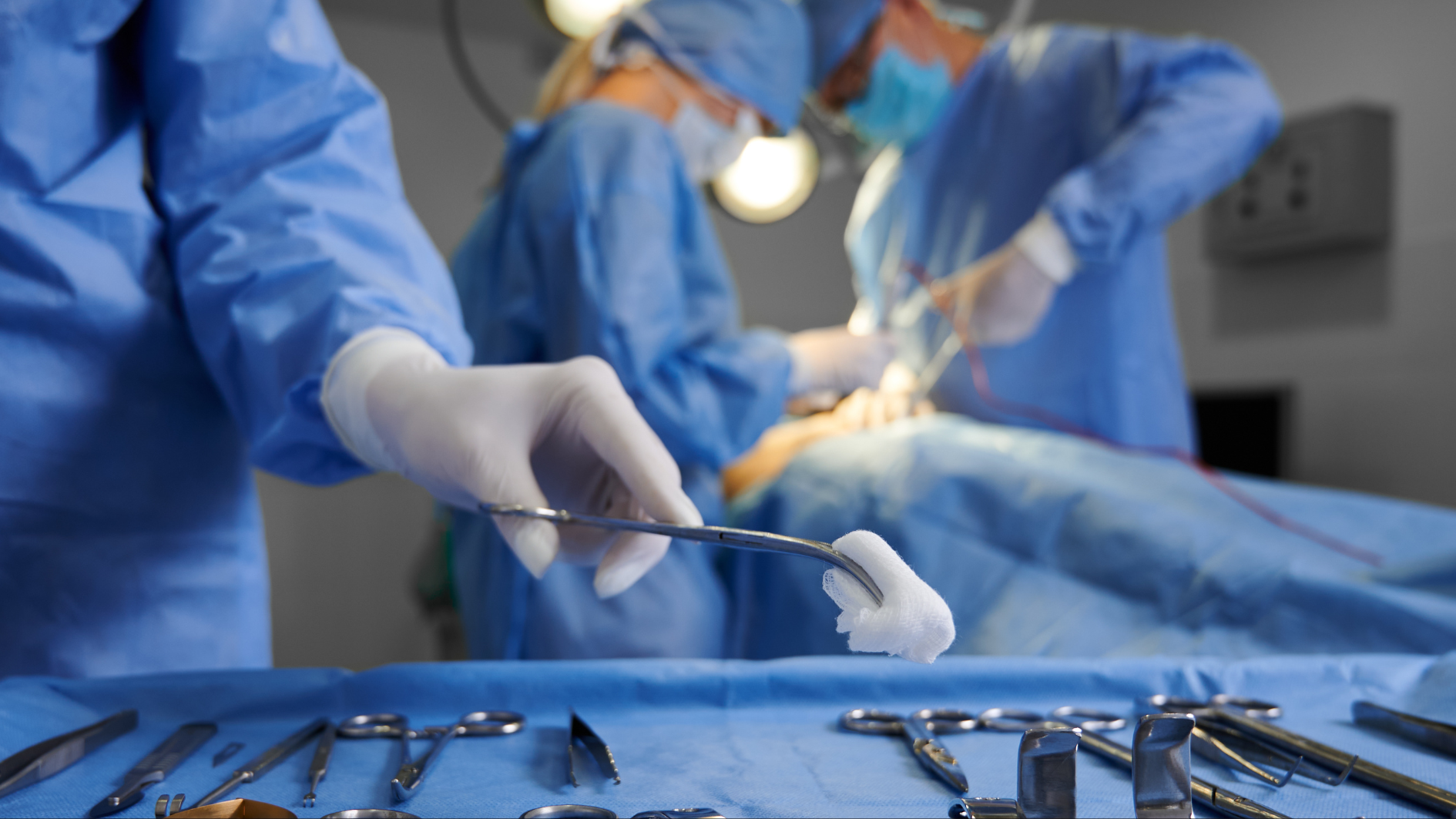 Áp xe gây đau nhức dữ dội, cần phải phẫu thuật