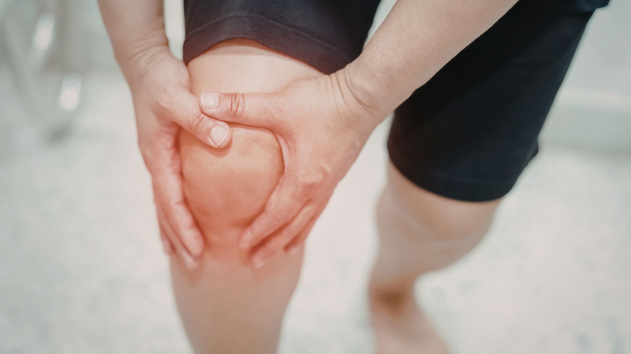 Nếu khớp gối kèm rách sụn chêm hoặc tổn thương sụn, thời gian hồi phục có thể lâu hơn