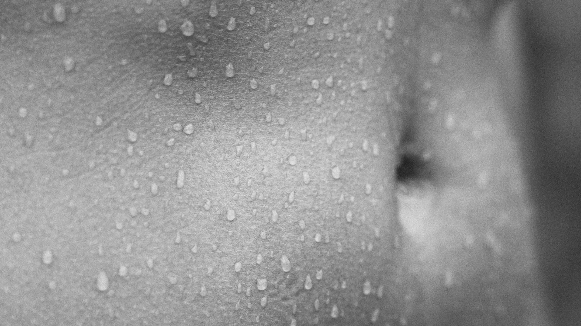 Mùi khai hình thành khi mồ hôi lưu lại trên da và bị phân hủy theo thời gian