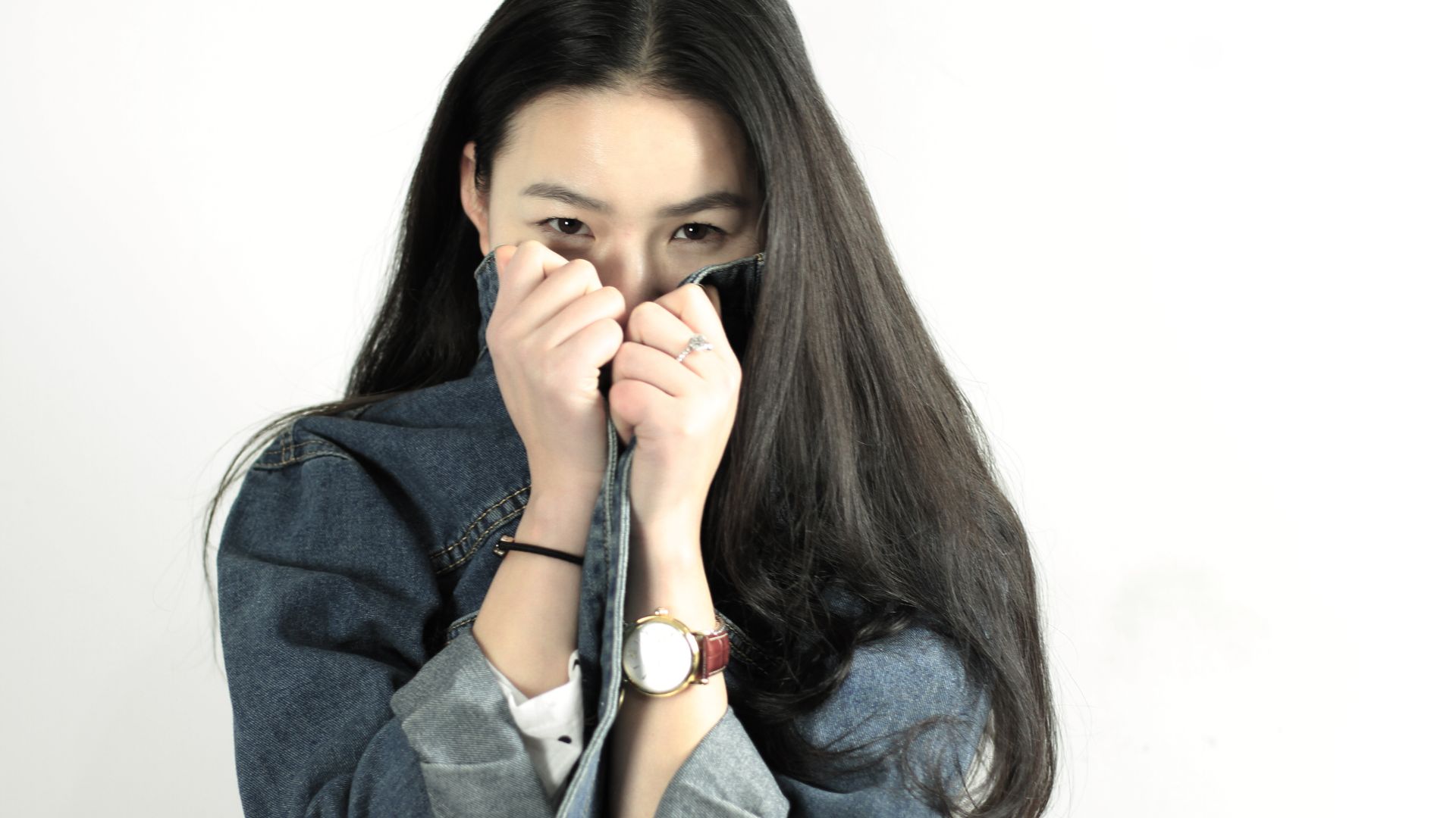 Mùi cơ thể kéo dài có thể ảnh hưởng đến tâm lý và giao tiếp hằng ngày