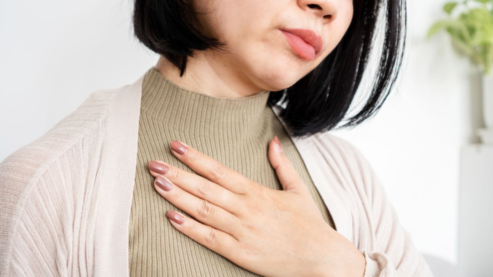 Mở khí quản được chỉ định nếu có tắc nghẽn đường thở trên