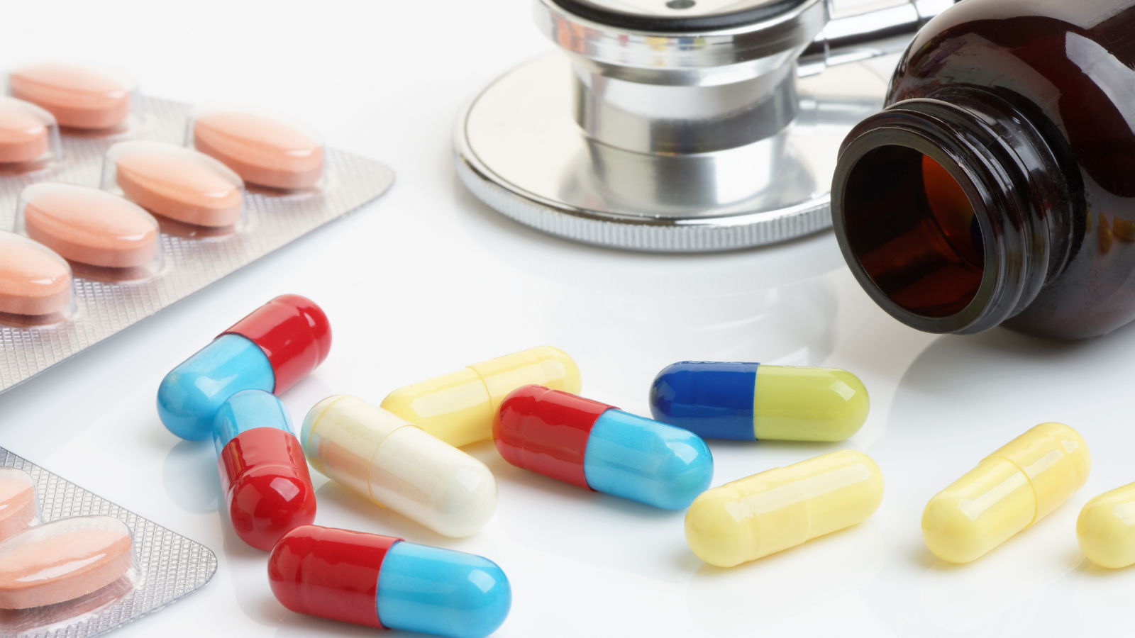 Sử dụng thuốc hạ mỡ máu cần có chỉ định của bác sĩ