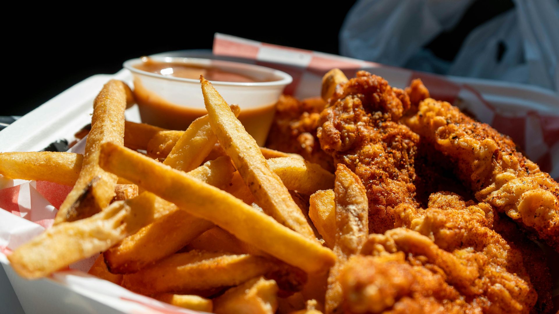 Chế độ ăn thiếu khoa học là một nguyên nhân hình thành mỡ nội tạng