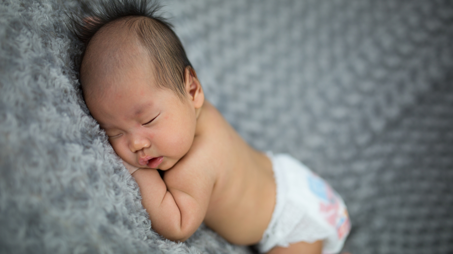 Trẻ dưới 1 tuổi cần tiêm vắc xin sớm vì hệ miễn dịch còn non yếu