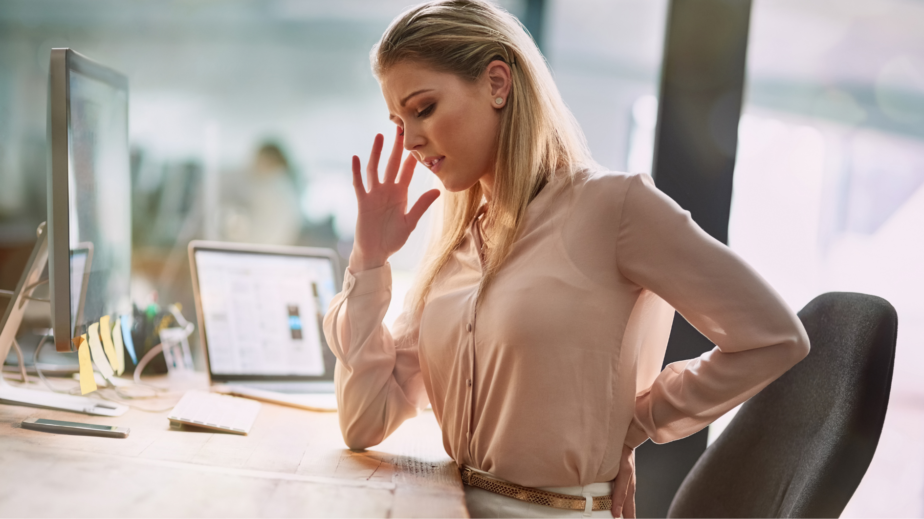 Hạn chế ngồi lâu, nên đi lại ít nhất mỗi 30 phút