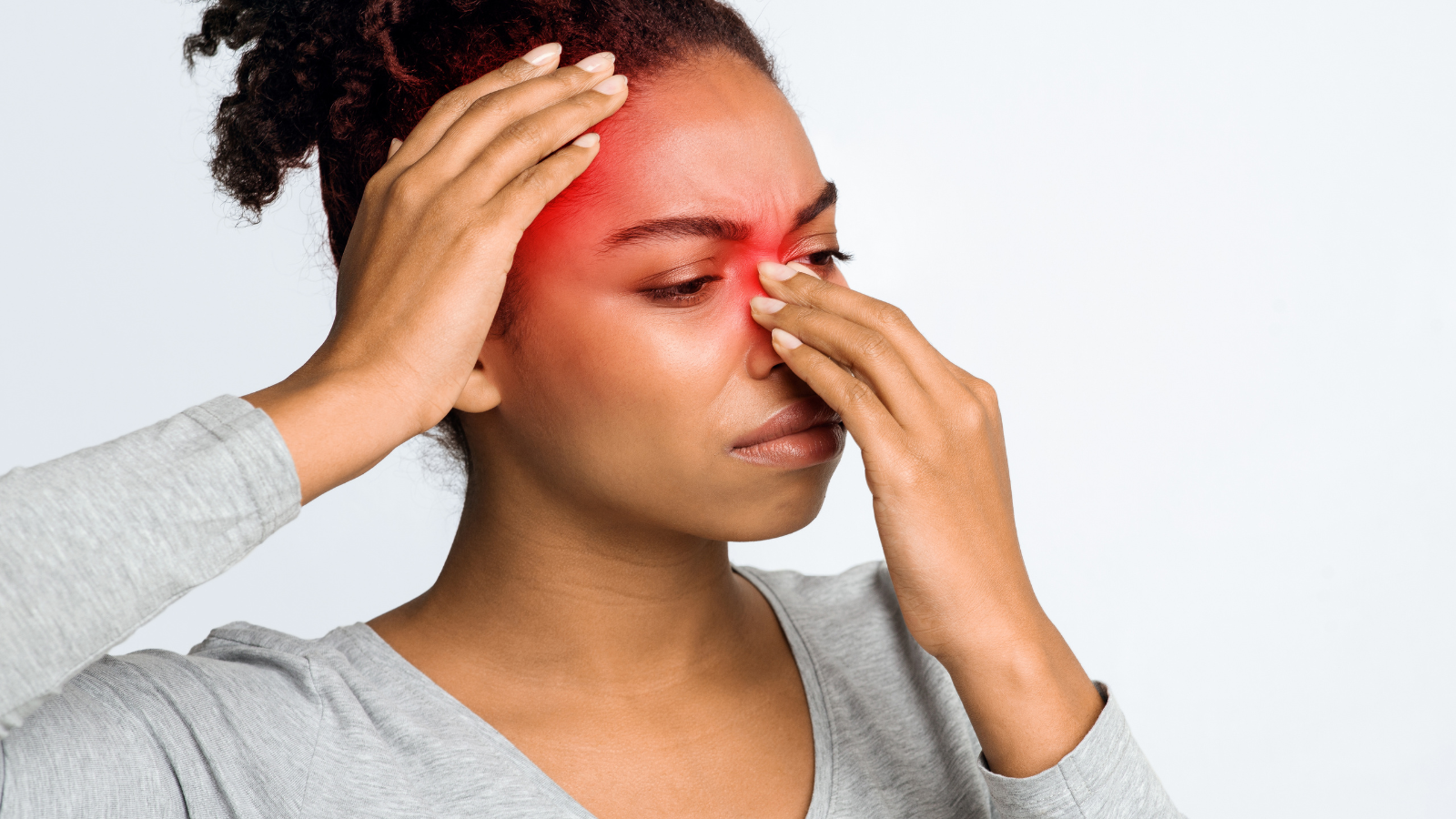 Bệnh thường bùng phát mạnh mẽ nhất bao gồm viêm mũi dị ứng, viêm xoang