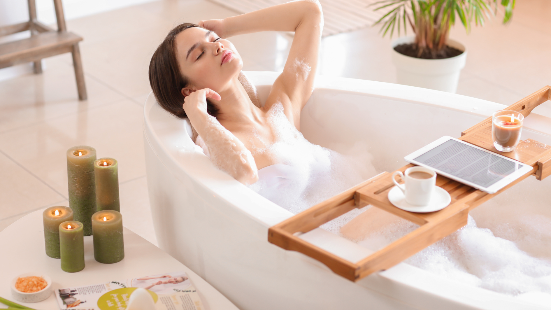 Làm sạch da dưới nách là bước quan trọng để ngăn ngừa mụn đầu đen ở nách