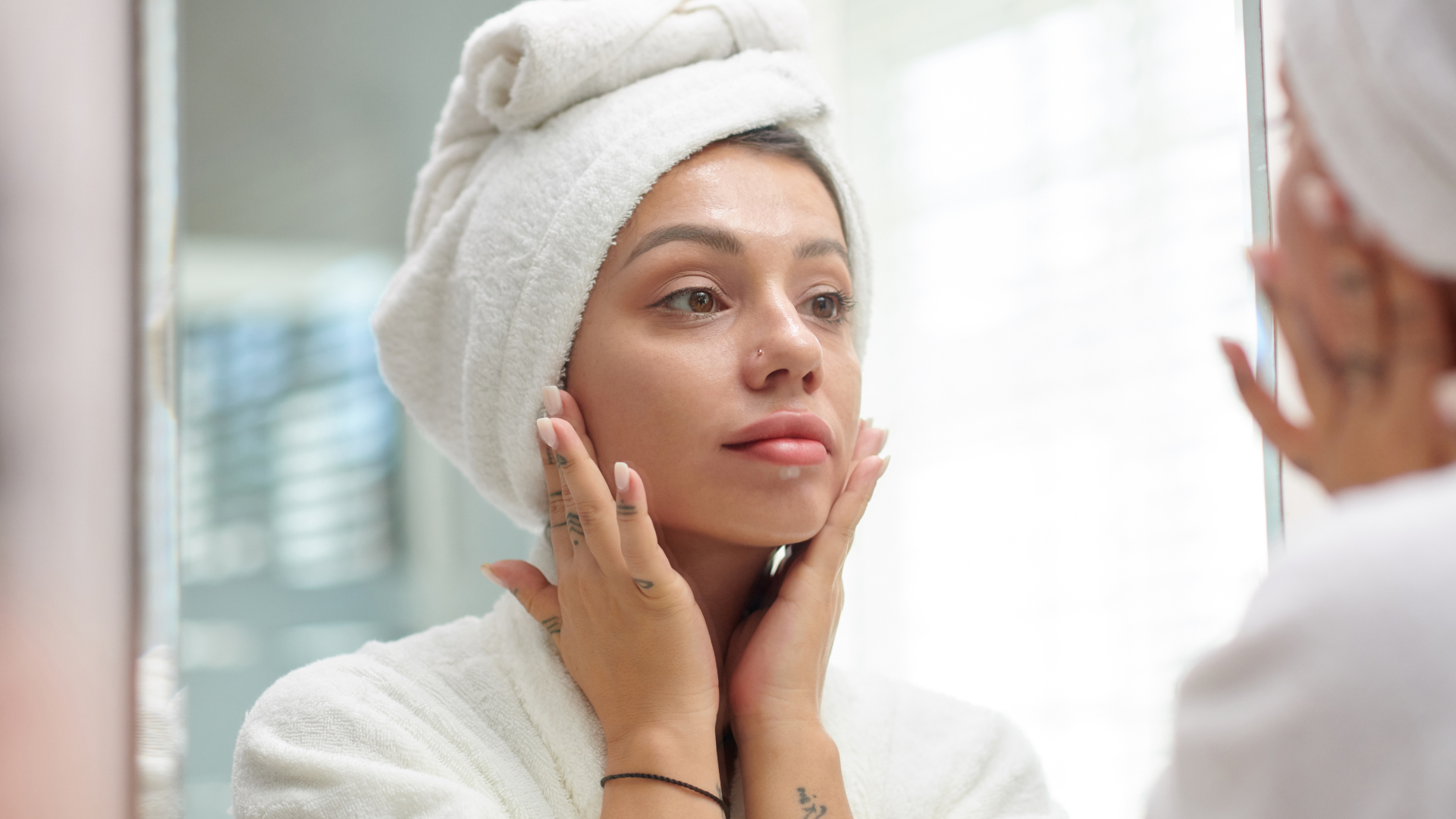 Vùng cằm, mép và quanh mũi là nơi mụn đinh râu hay xuất hiện và cần được chăm sóc cẩn trọng.