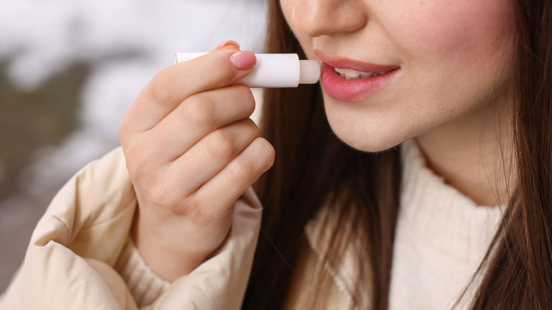 Việc điều trị mụn rộp ở môi đạt hiệu quả cao hơn khi kết hợp đúng thuốc và chăm sóc phù hợp