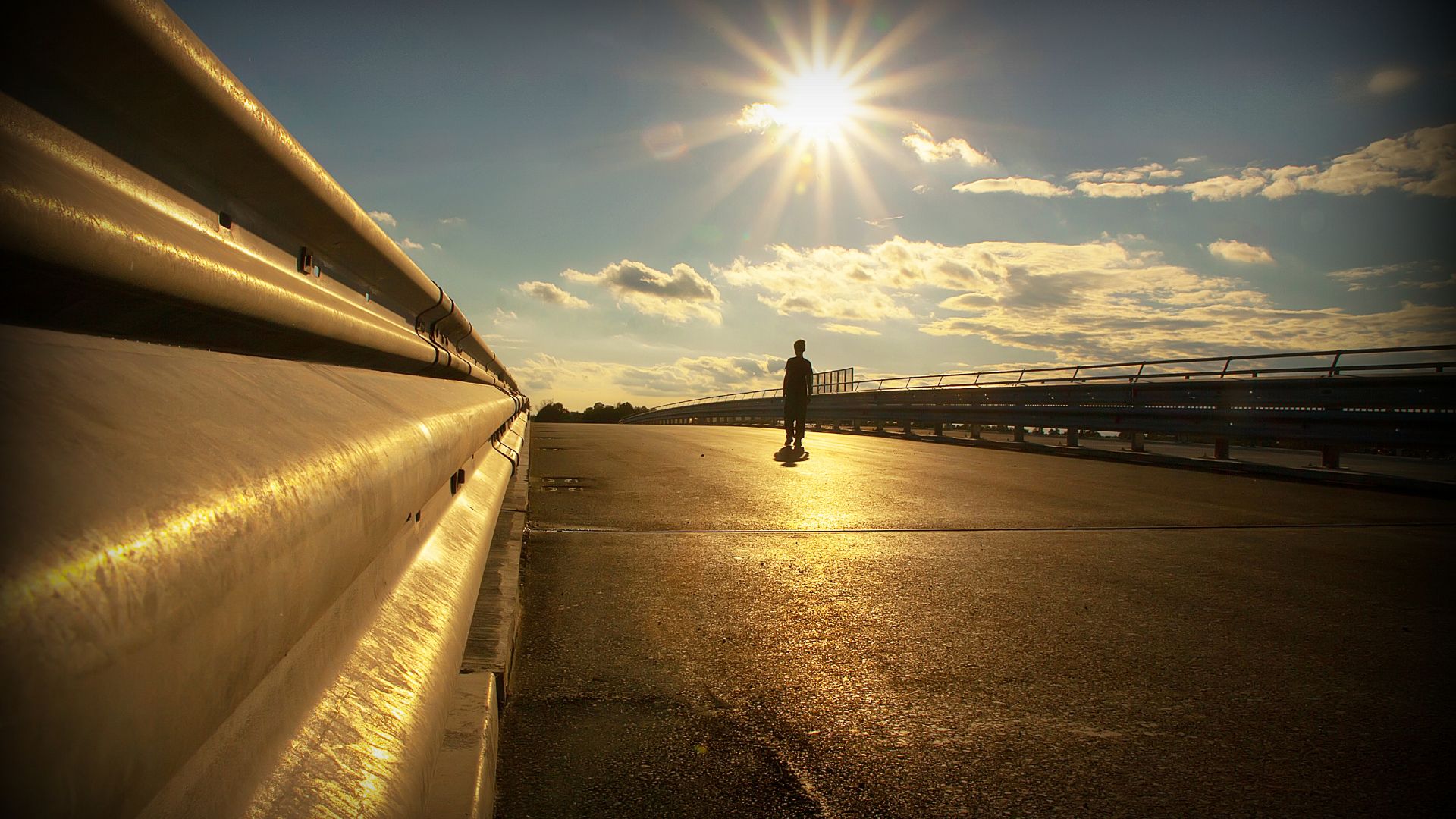 Ánh nắng mặt trời được xem là nguyên nhân quan trọng hàng đầu gây nám da