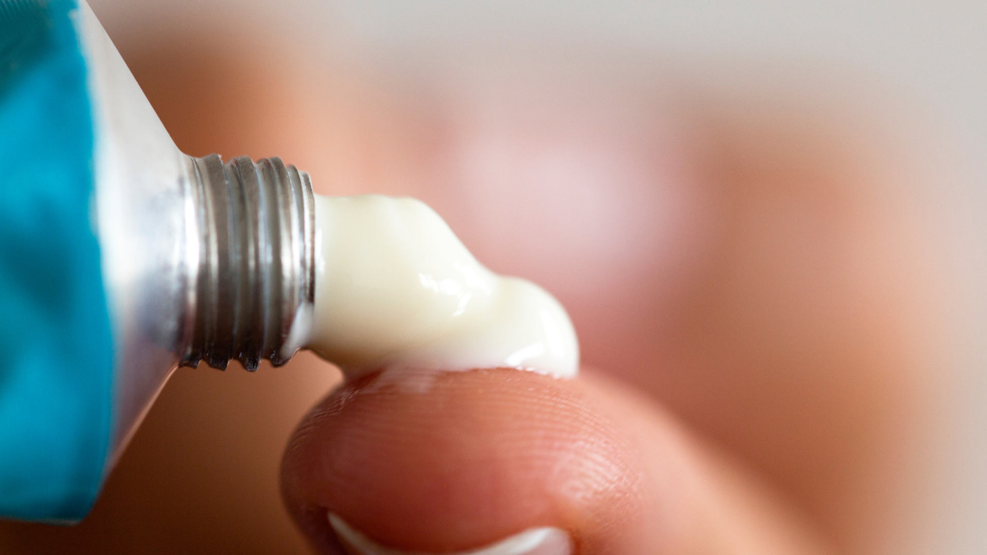 Thuốc kháng nấm bôi ngoài da thường được chỉ định