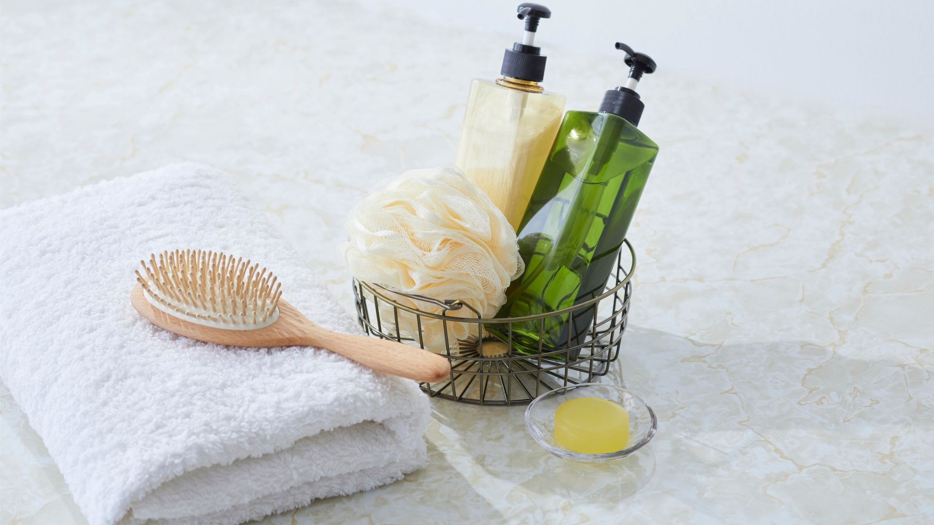 Tránh dùng chung vật dụng cá nhân để phòng ngừa nhiễm nấm da đầu