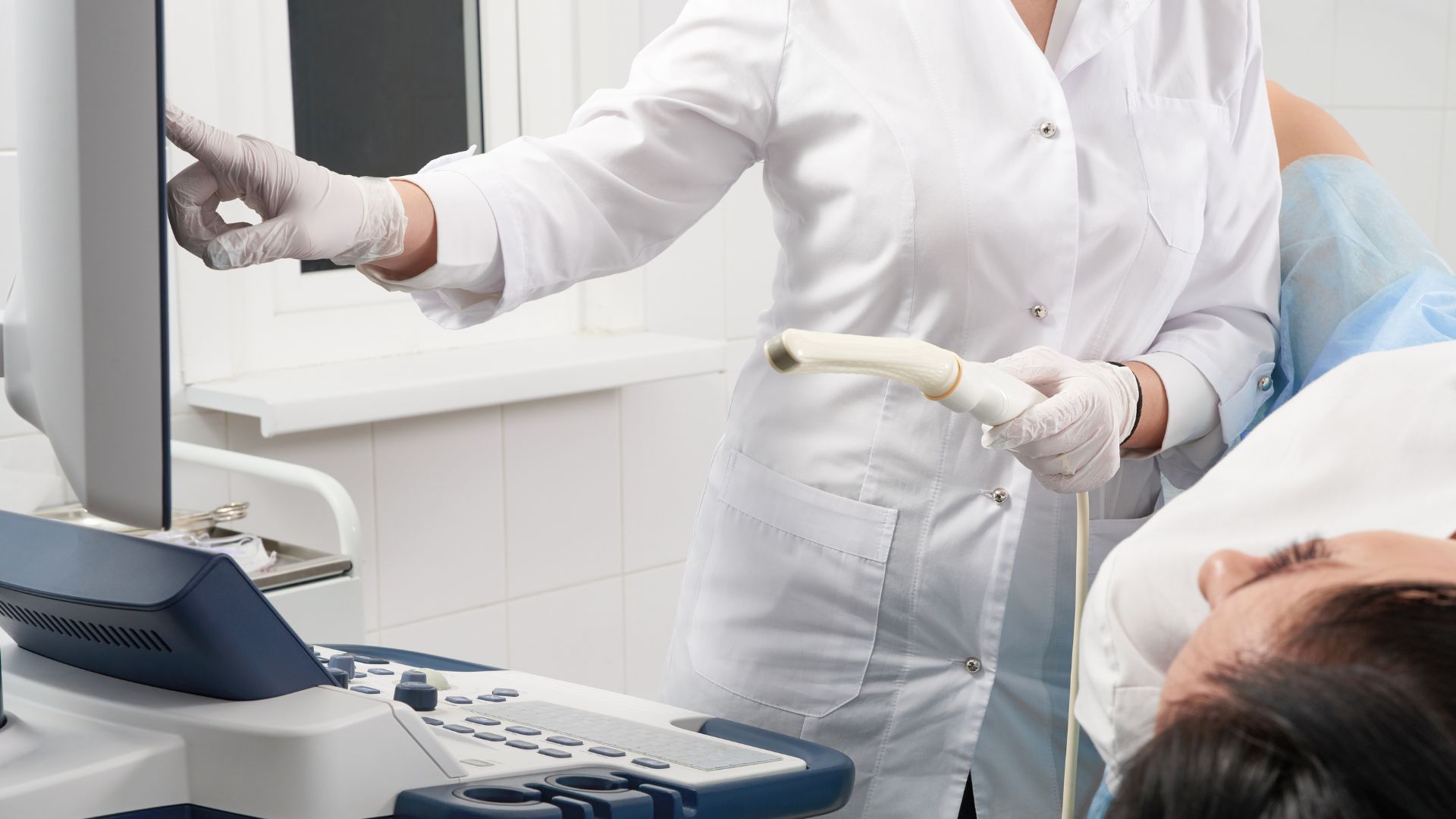 Siêu âm đầu dò âm đạo giúp đánh giá cấu trúc nang nằm sâu trong mô cổ tử cung