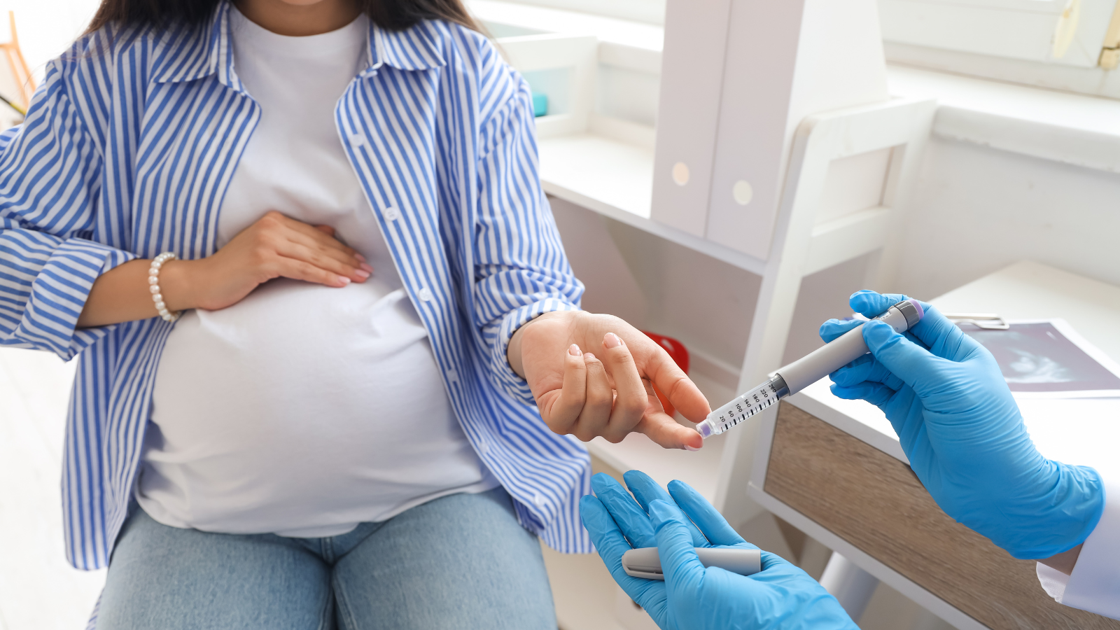 Nên ăn sữa chua ít đường để giúp kiểm soát đường huyết