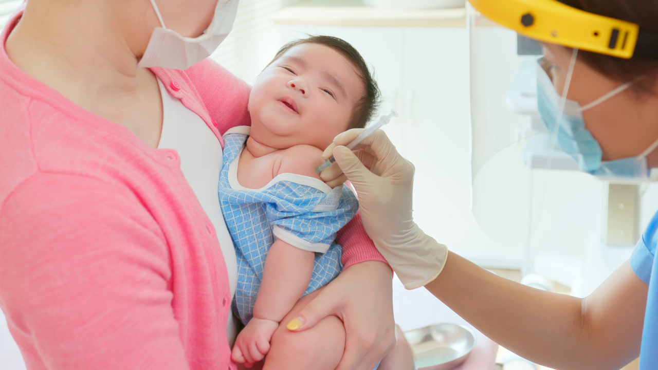 nen-tiem-vac-xin-5-trong-1-hay-6-trong-1-cho-tre (1).png