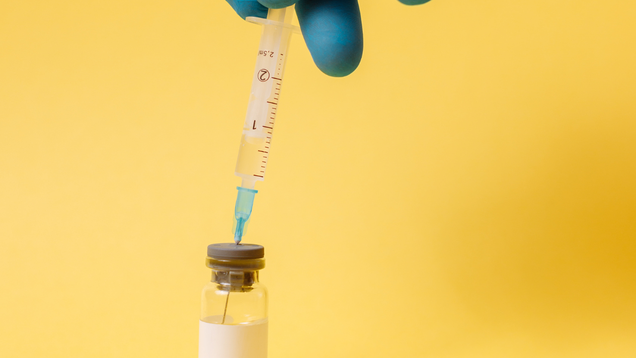 nen-tiem-vac-xin-viem-nao-mo-cau-ac-hay-bc (1).png