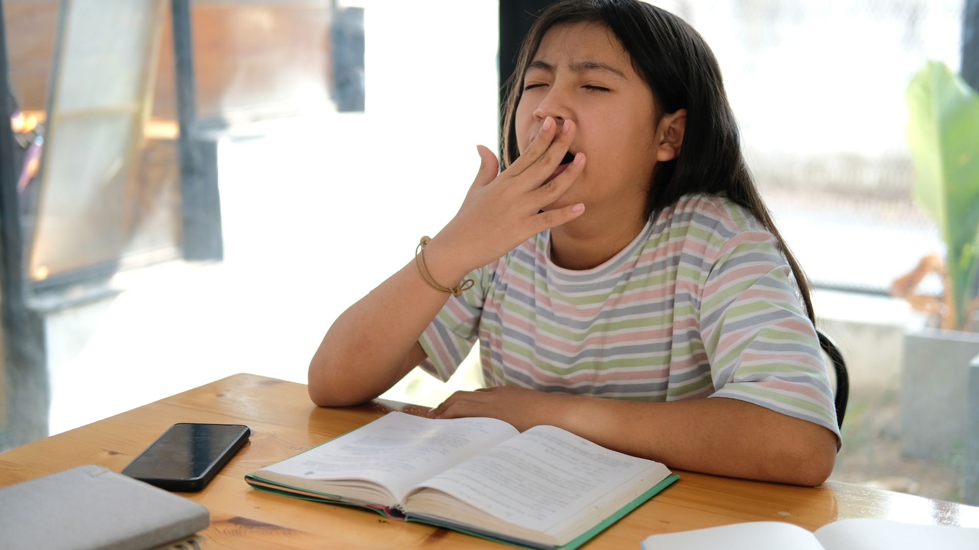 Ngáp liên tục và chảy nước mắt: Nguyên nhân và cách khắc phục hiệu quả 2