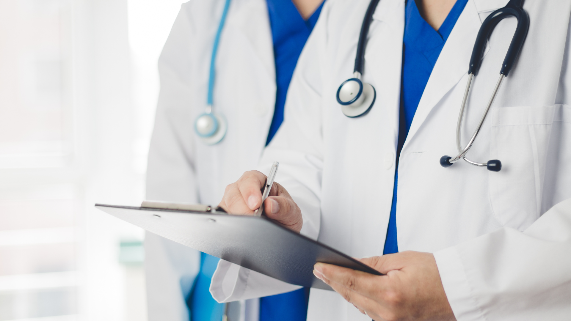 Bạn nên trao đổi trực tiếp với bác sĩ chuyên khoa để lựa chọn xét nghiệm cần thiết