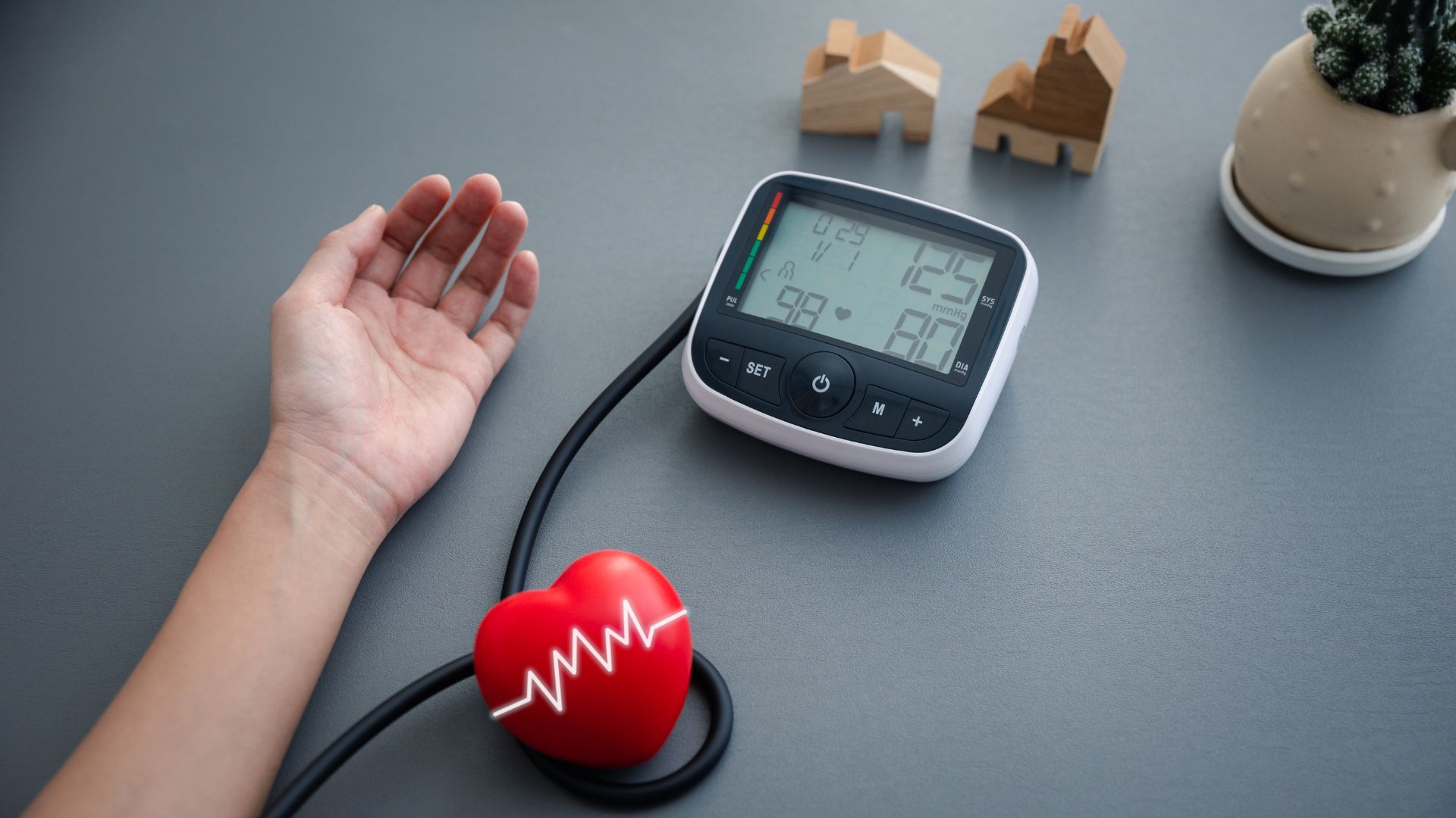 Thay đổi huyết áp và nhịp tim trong các giai đoạn của nghiệm pháp Valsalva