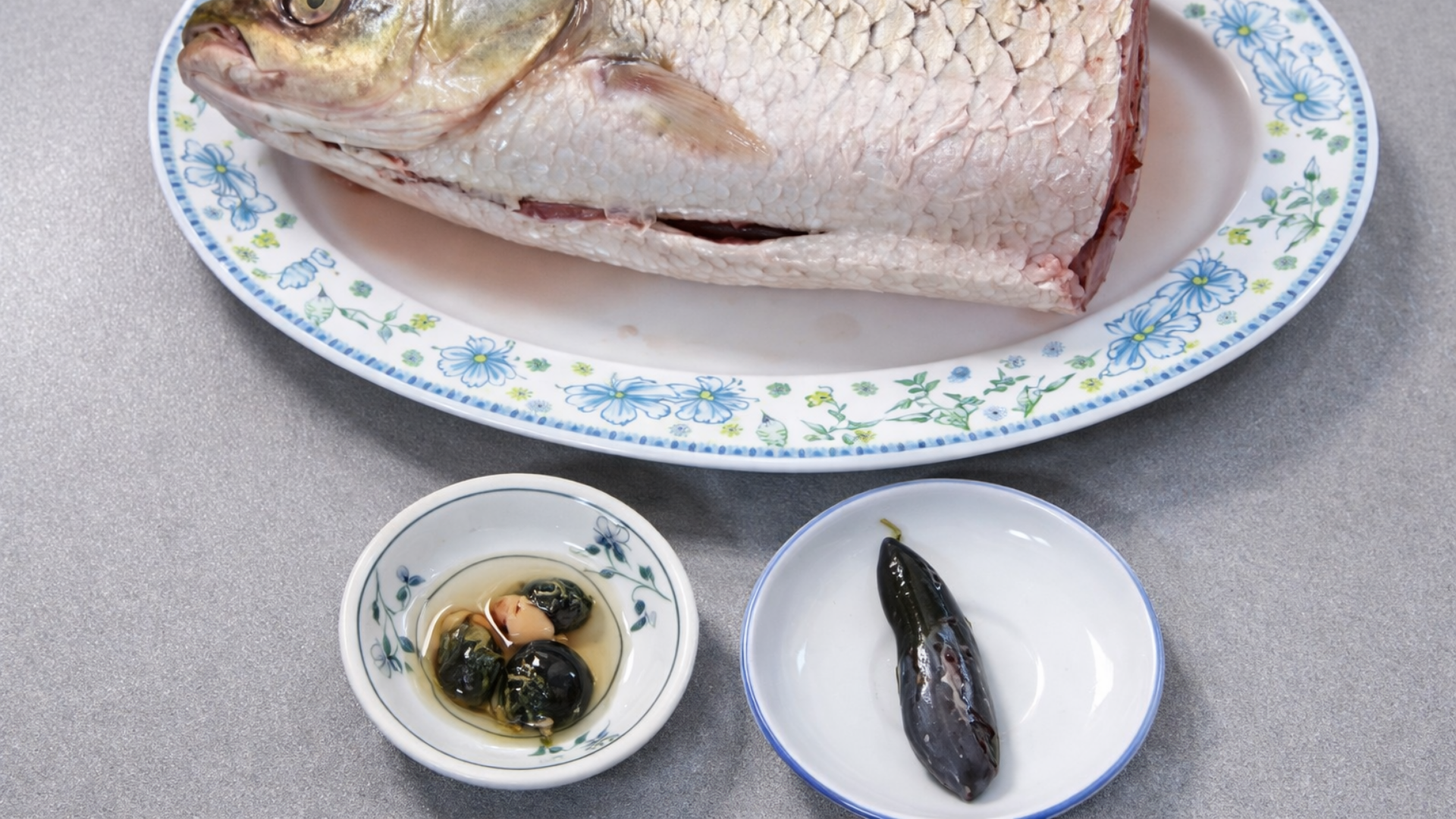 Ngộ độc mật cá trắm có thể xảy ra khi ăn mật cá sống