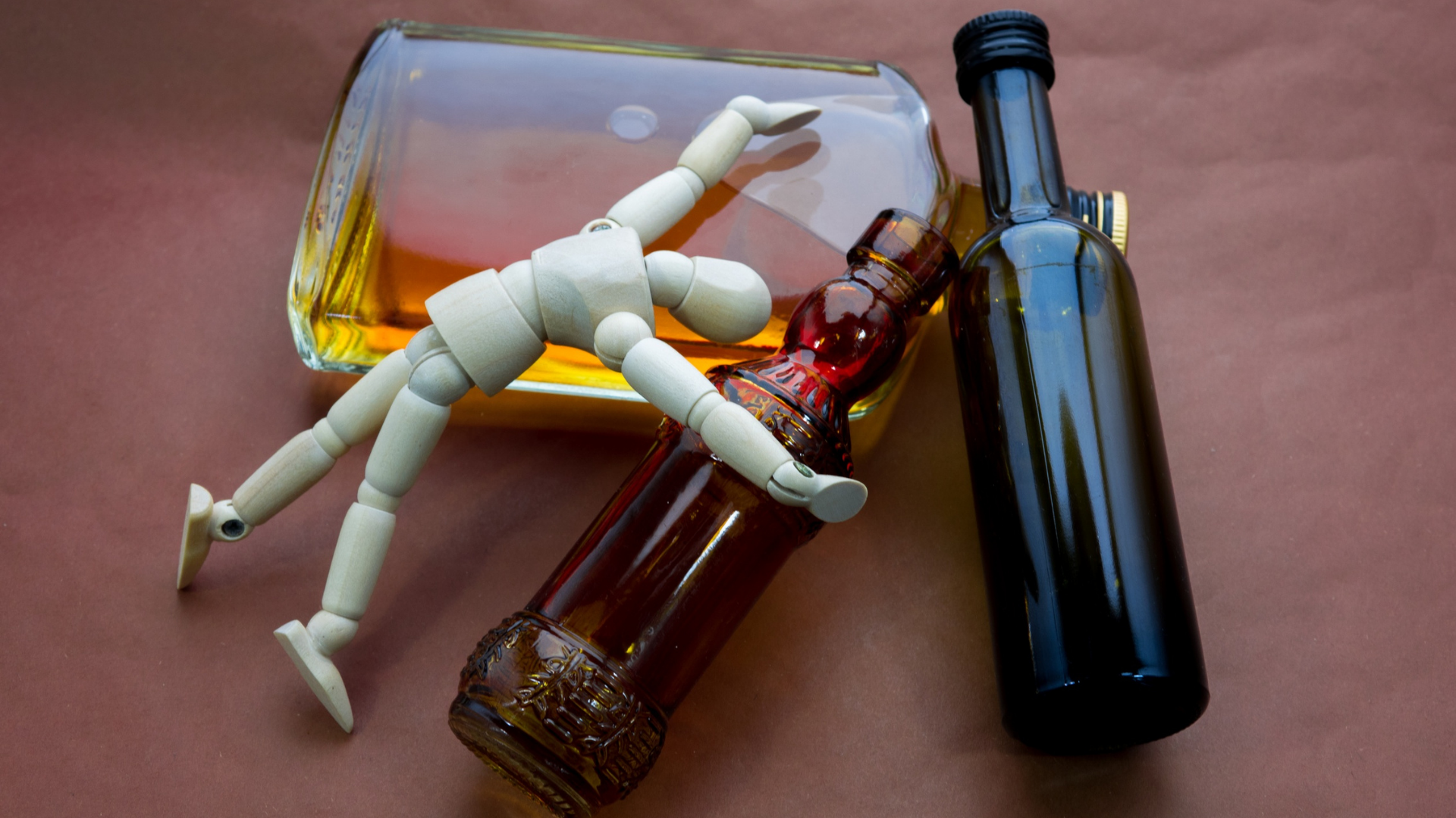 Ngộ độc rượu xảy ra khi cơ thể hấp thu quá nhiều ethanol