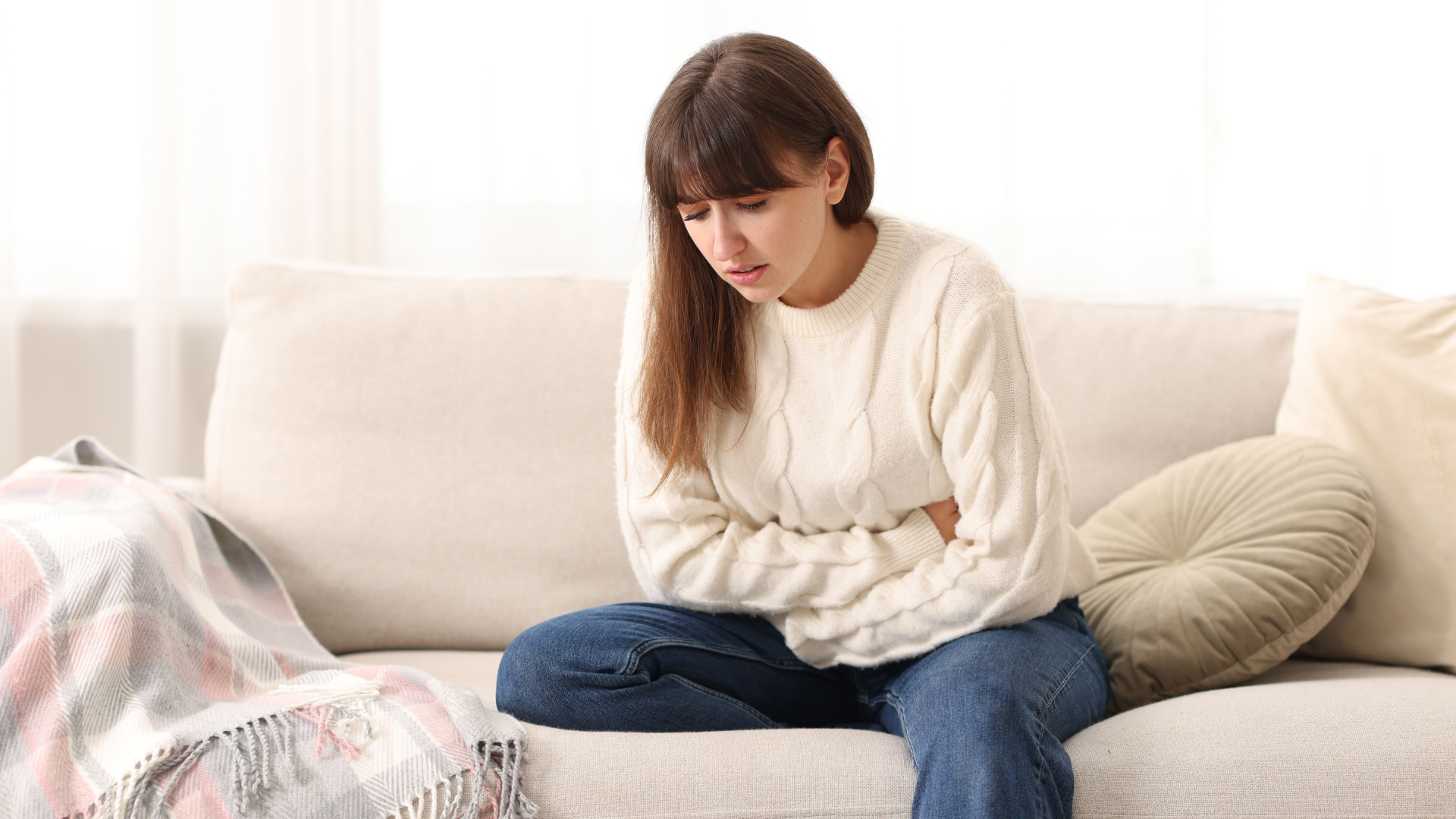 Nếu tình trạng kéo dài hoặc không thuyên giảm, bạn nên đến cơ sở y tế để được kiểm tra kịp thời