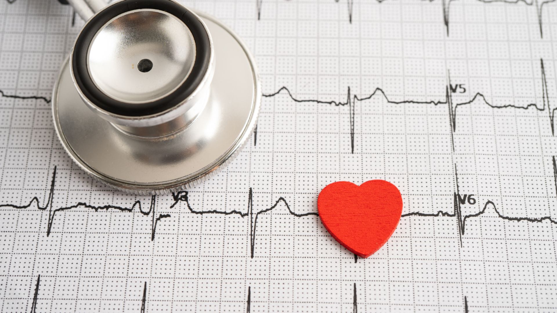 Tim đập nhanh sau khi ngủ dậy có thể là dấu hiệu của rối loạn nhịp tim