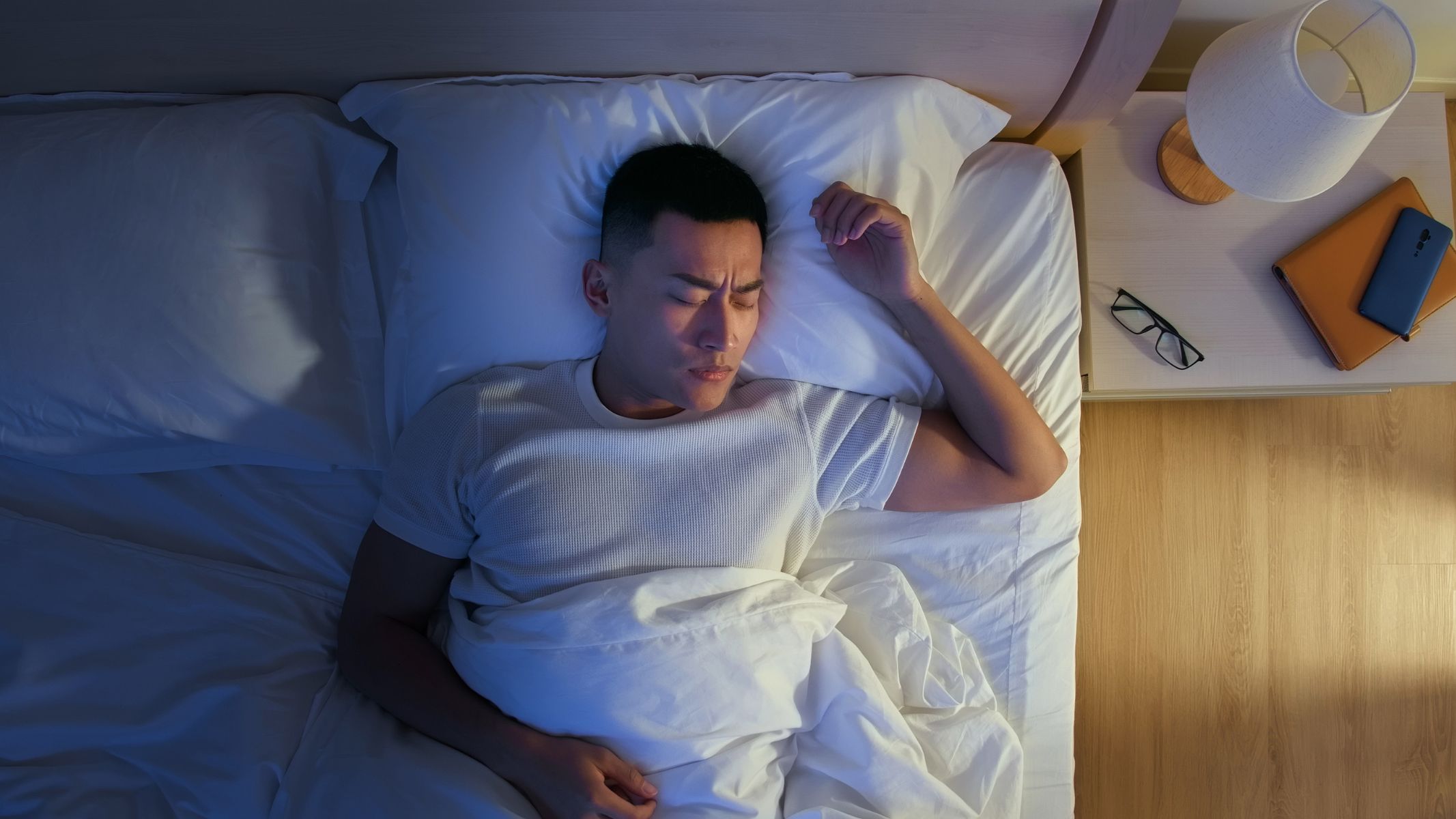 Ngủ hay giật mình: Hiểu đúng nguyên nhân để cải thiện chất lượng giấc ngủ 1