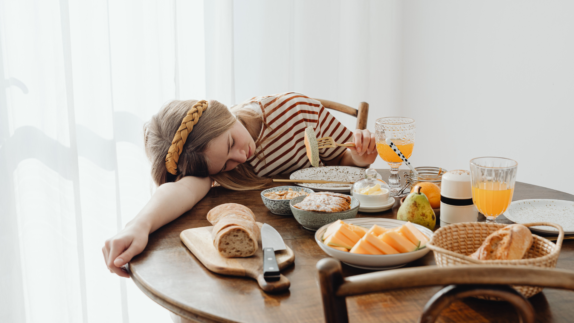 Ngủ ngay sau khi ăn không phải là thói quen có lợi cho sức khỏe