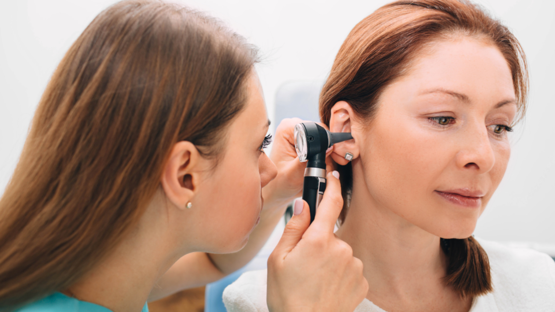 Nên đến bác sĩ nếu thấy ngứa tai và khó nghe, để tránh tổn thương nặng hơn