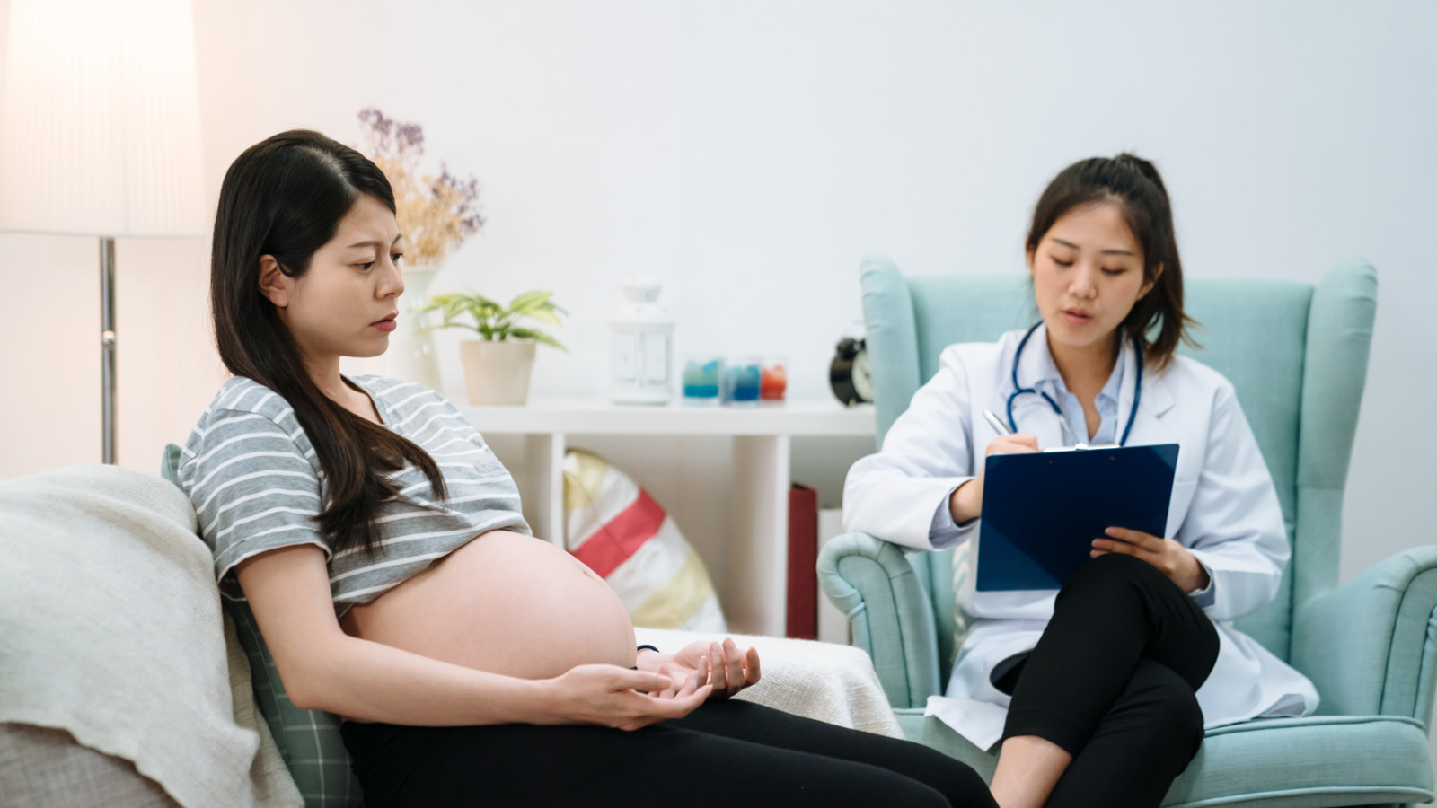 Bác sĩ có thể kê thuốc bôi an toàn cho mẹ bầu giúp giảm ngứa vùng kín hiệu quả