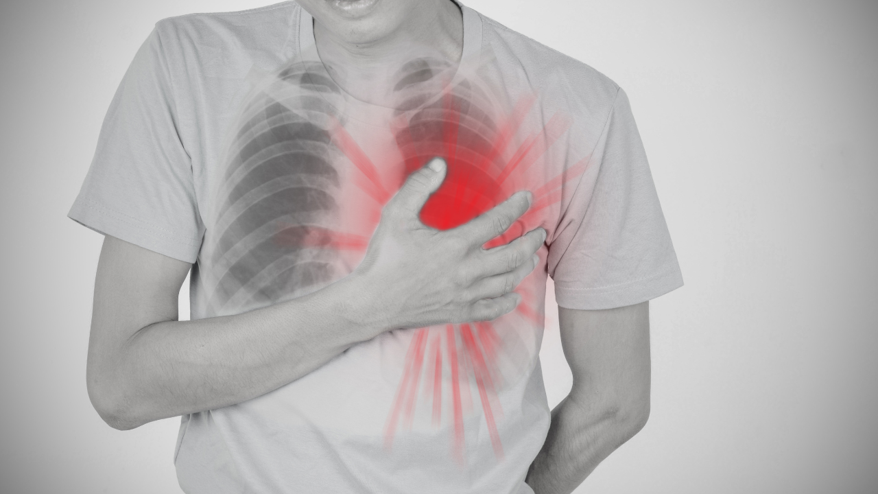 Ngực bị đau khi ấn vào có thể là dấu hiệu của các bệnh lý