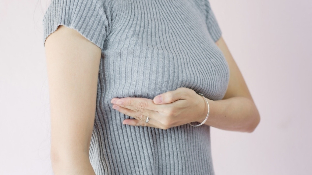 Các dấu hiệu thường gặp cho thấy tình trạng ngực xệ