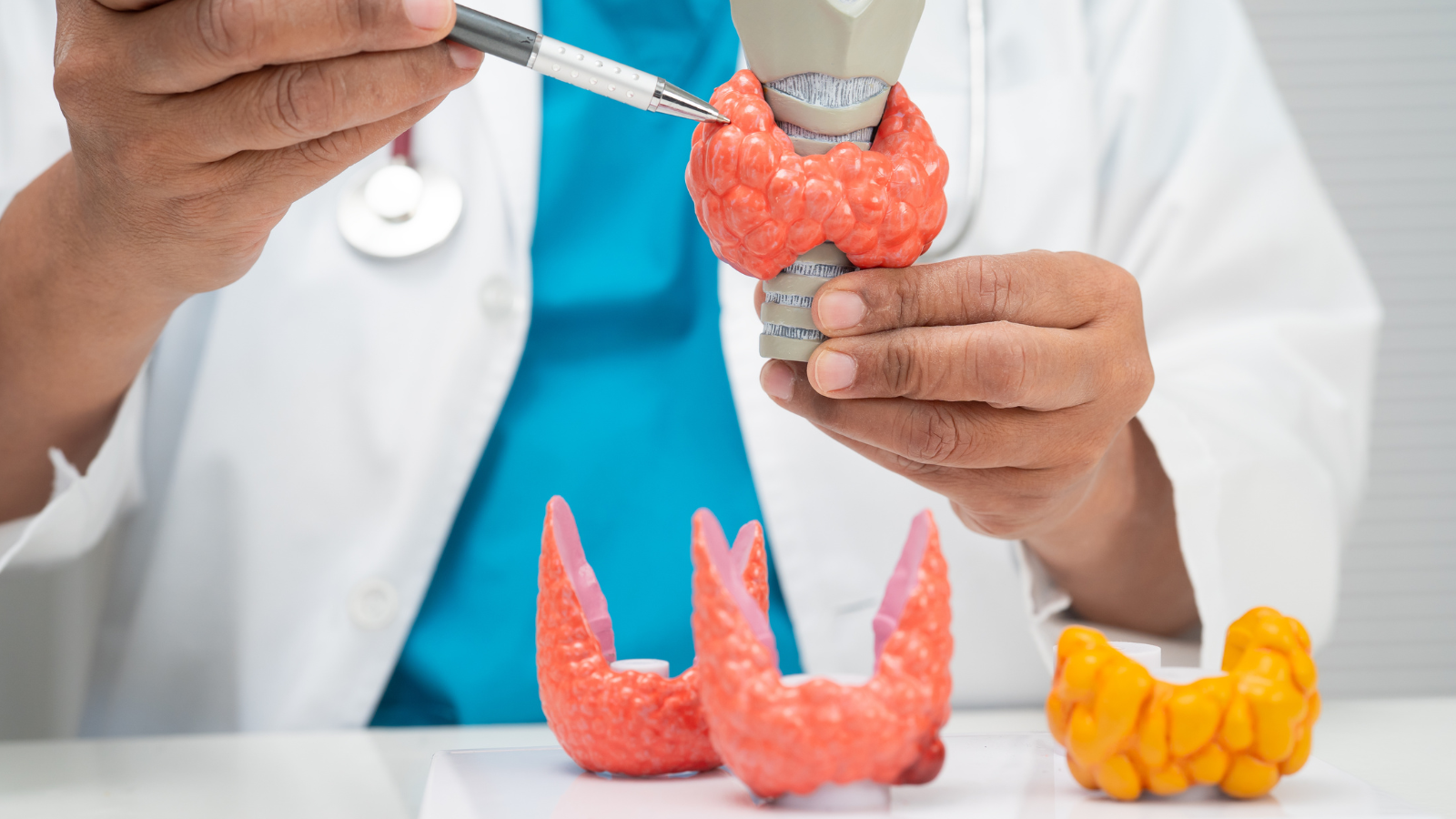 Người bị bướu cổ có nên ăn muối iốt không?