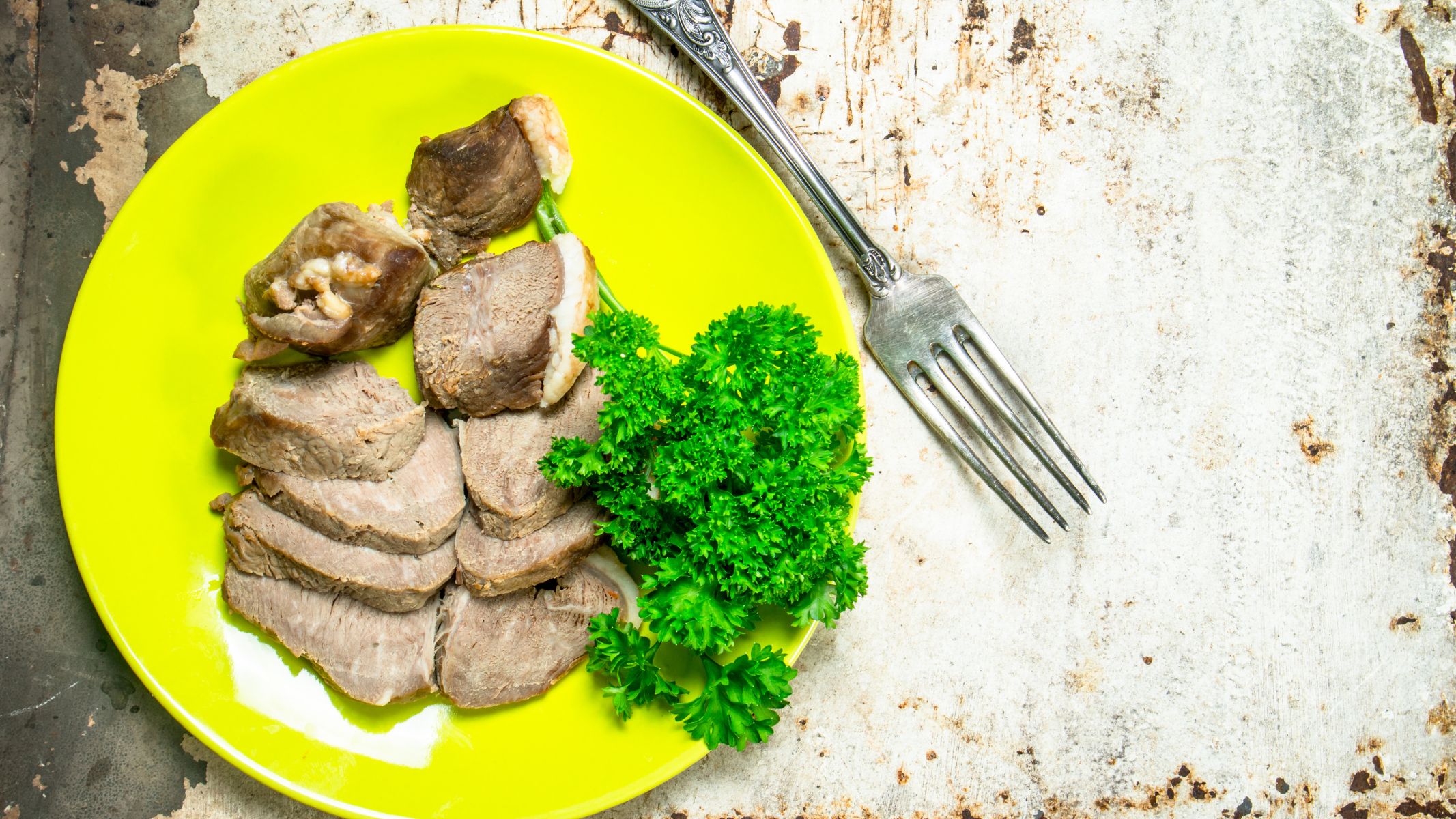 Nên chế biến thịt bò đơn giản như luộc, hấp hoặc xào nhanh với một chút dầu
