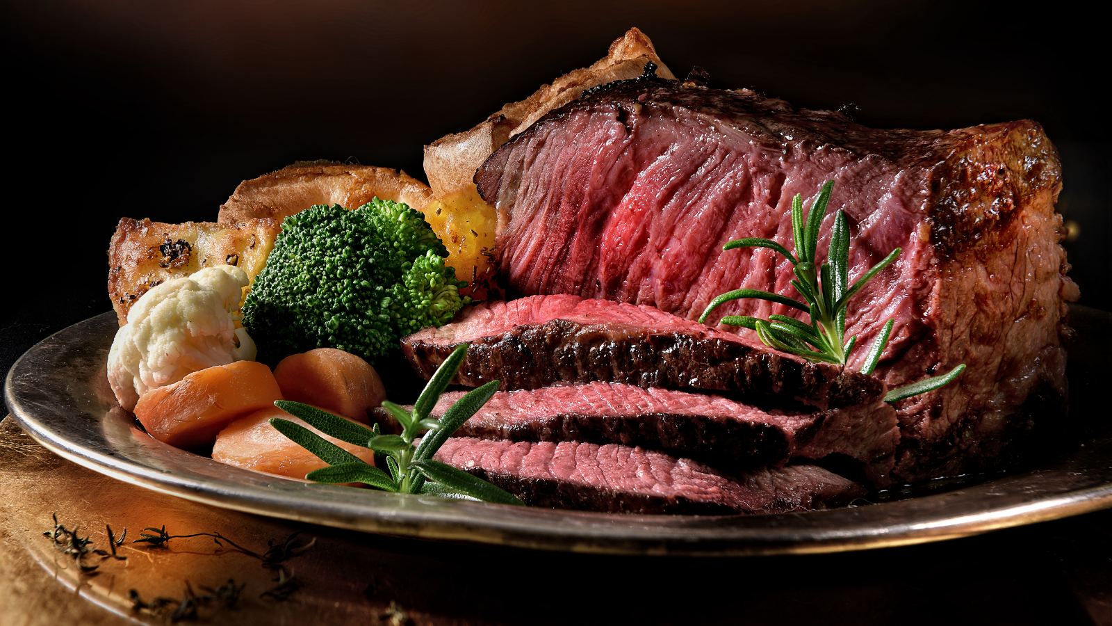 Người bị mỡ máu cao vẫn có thể ăn thịt bò, nhưng cần giới hạn khẩu phần và cách chế biến hợp lý