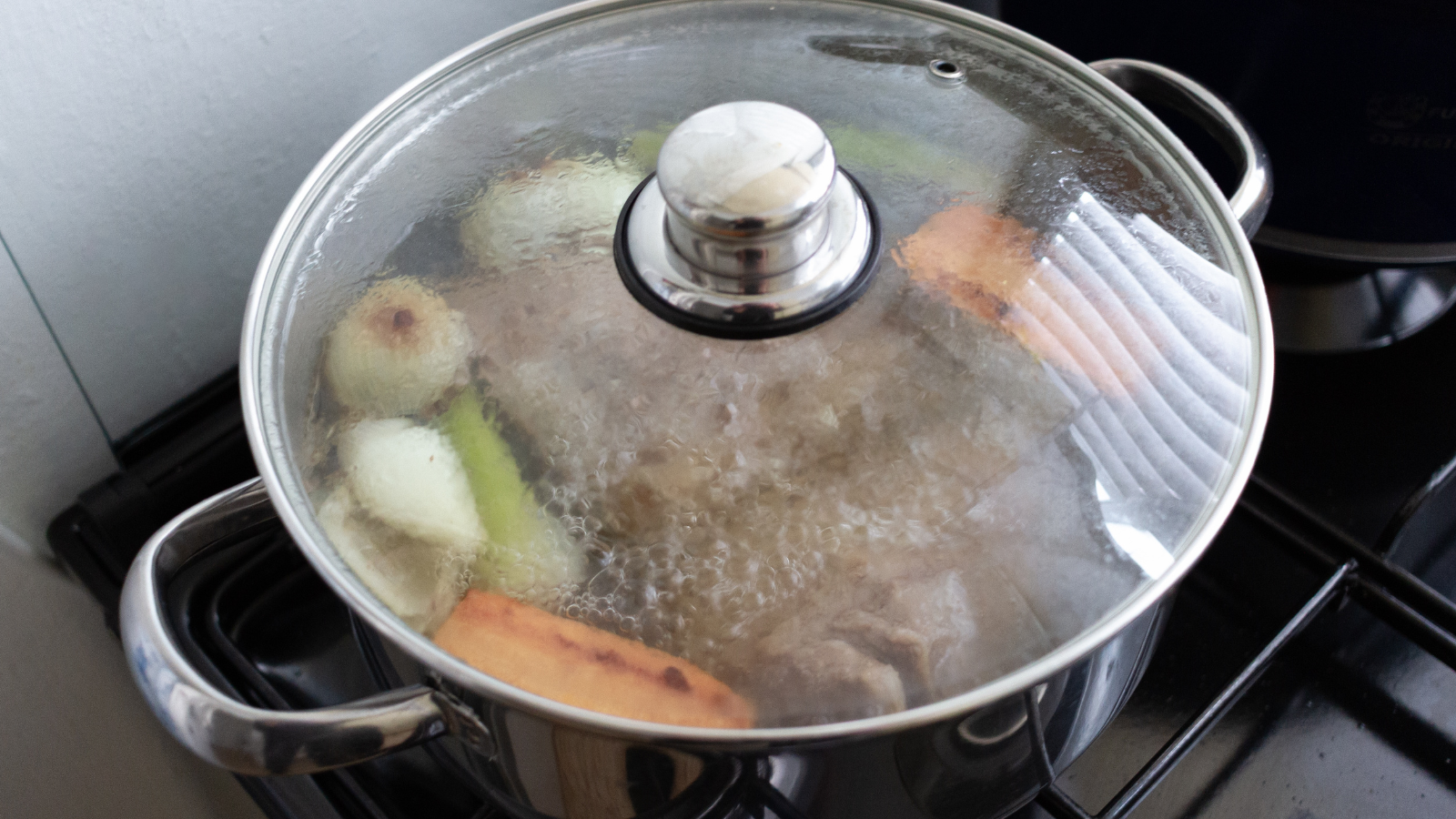 Ưu tiên các món luộc, hấp, nướng hoặc áp chảo ít dầu