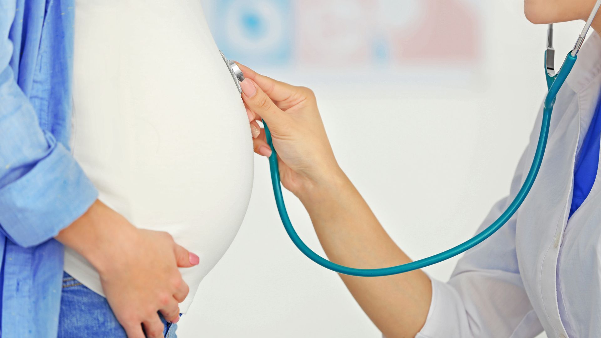 Khám ngay khi có dấu hiệu giúp mẹ an tâm, bé khỏe mạnh