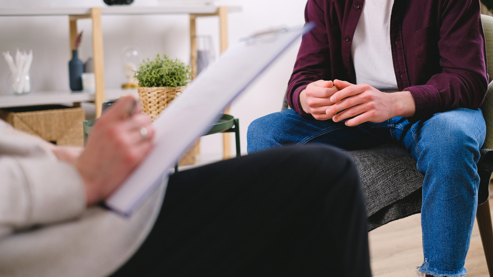 Liệu pháp tâm lý sẽ giúp giảm stress và hỗ trợ huấn luyện lại chức năng não