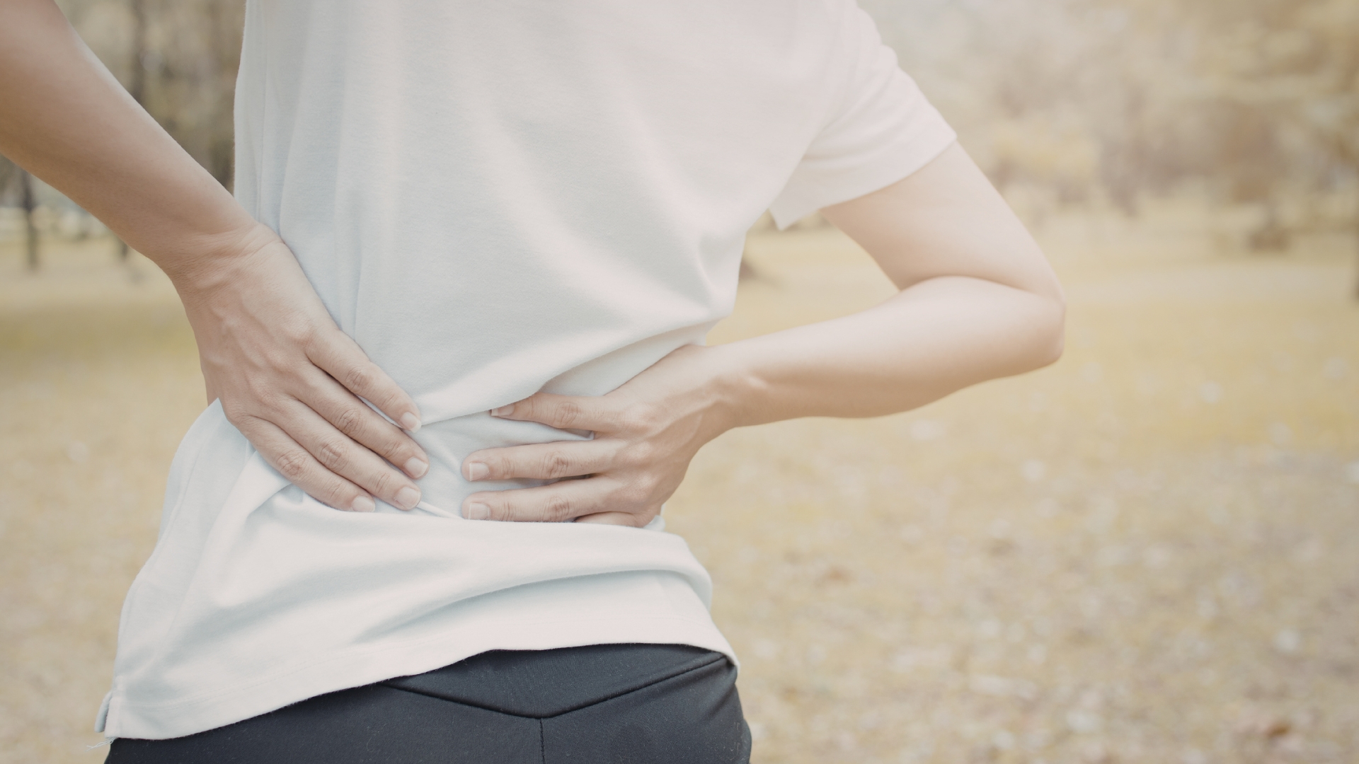 Căng cơ liên sườn là một trong những nguyên nhân phổ biến nhất gây đau sườn phải khi hít thở sâu