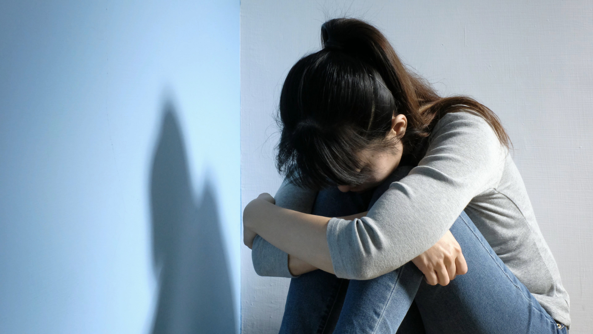 Mất ngủ triền miên ảnh hưởng cơ thể và tâm trí, gia tăng nguy cơ trầm cảm khó kiểm soát