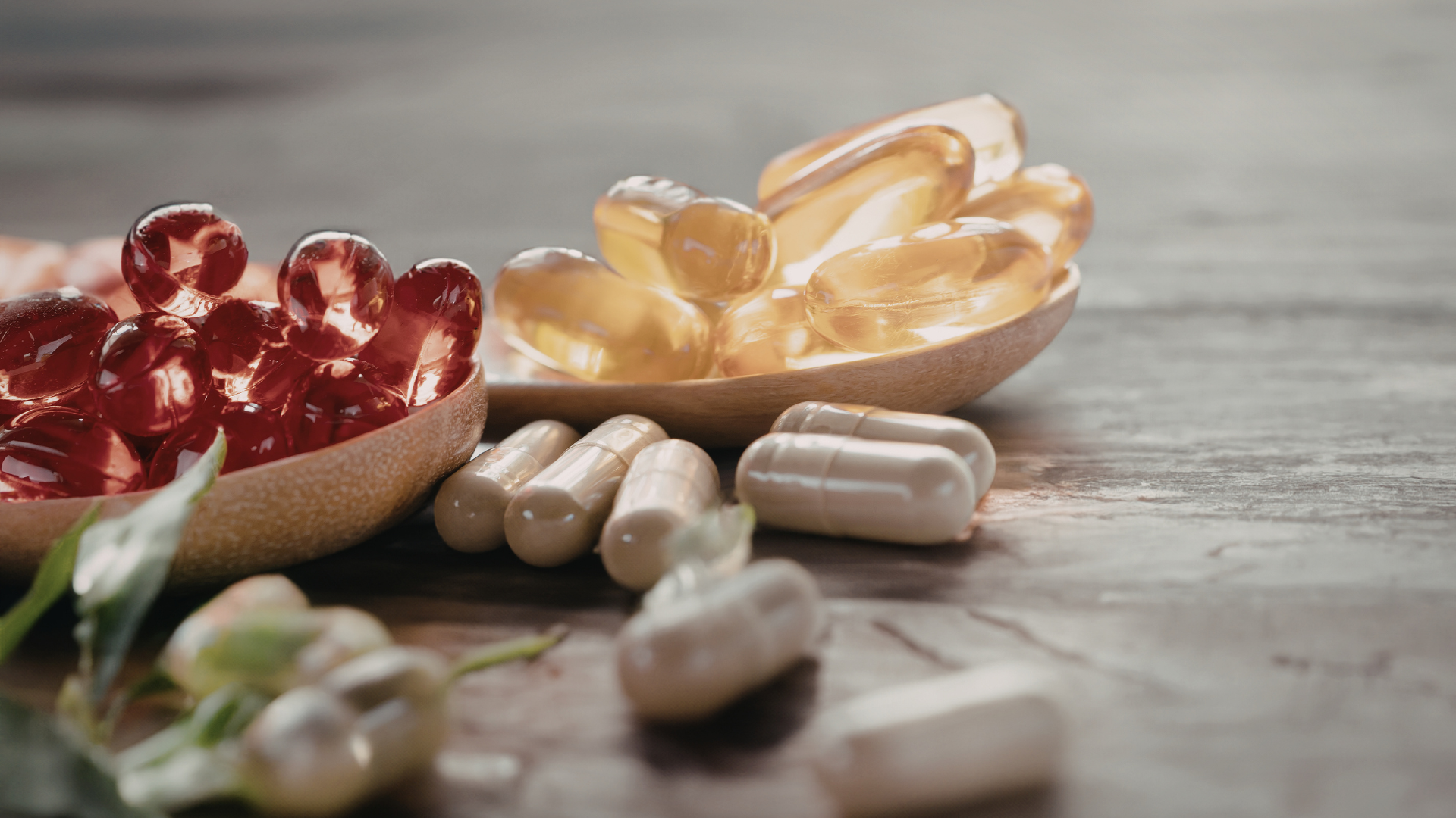 Sử dụng một số loại vitamin và dưỡng chất thiết yếu theo chỉ định chuyên môn của bác sĩ để hỗ trợ sức khỏe&nbsp;võng mạc