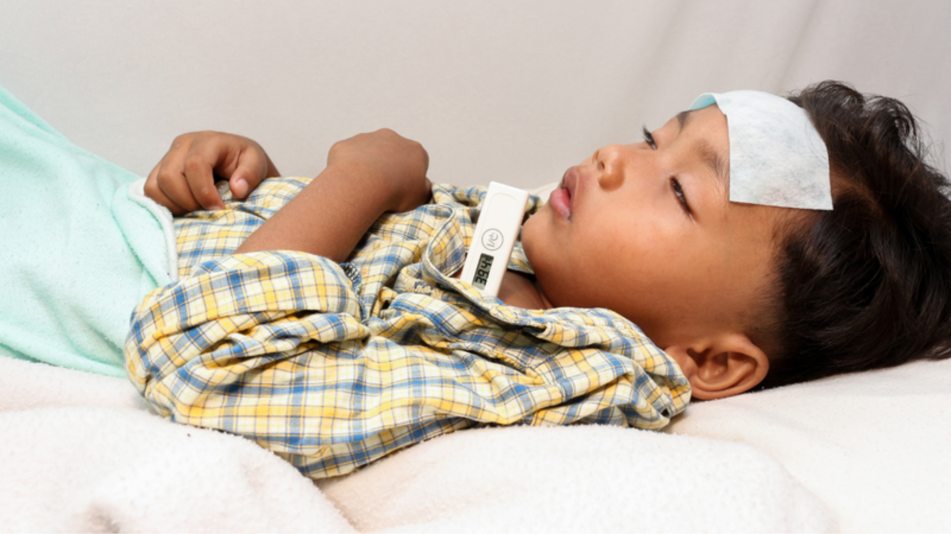 nhan-biet-not-thuy-dau-voi-not-phat-ban-sot-xuat-huyet (3).png